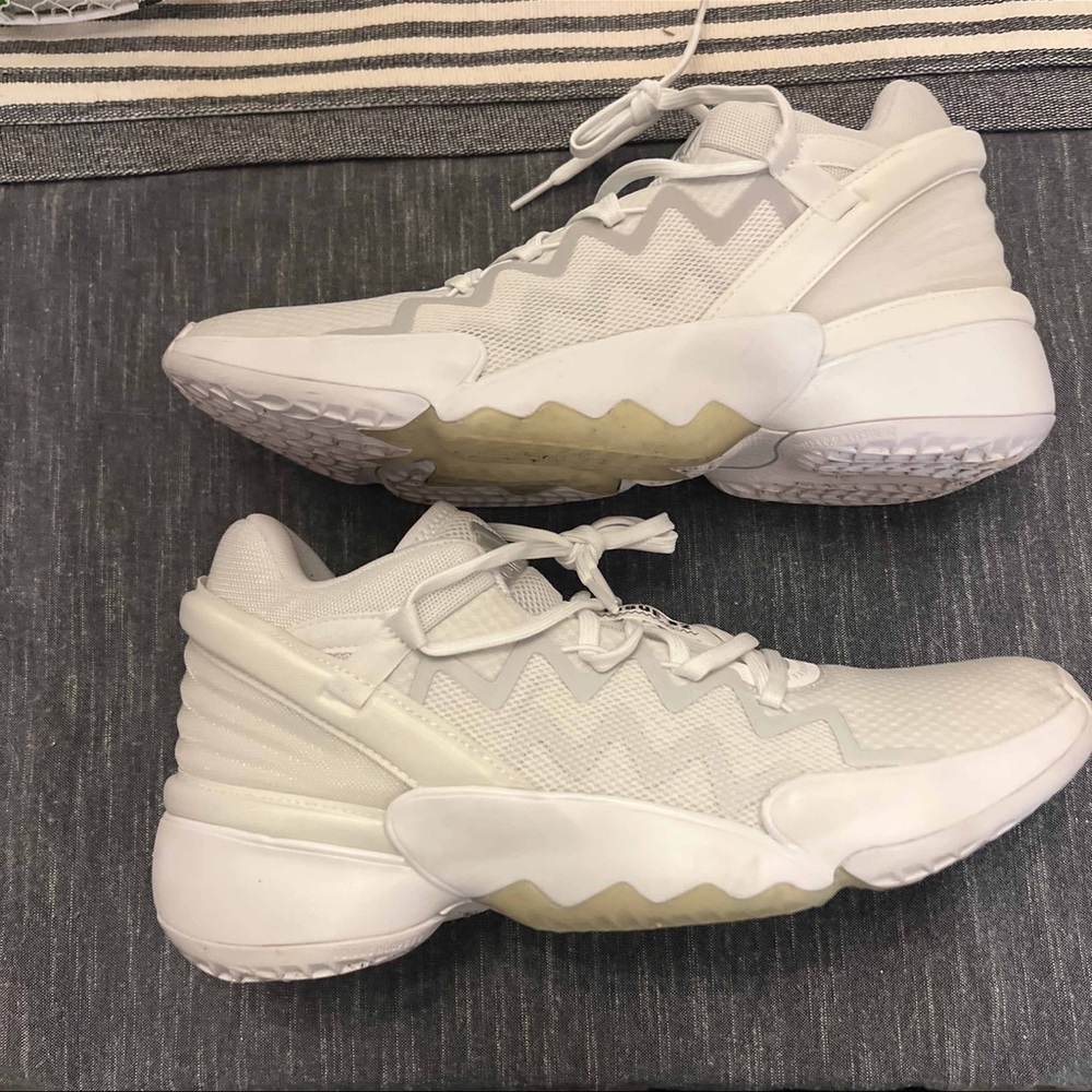 Adidas DON issue 2